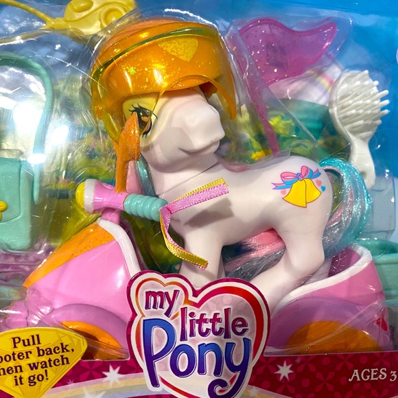 MY LITTLE PONY G3 NWT VTG 2005 CRYSTAL PRINCESS SCOOTIN ALONG WITH LULABELLE - Picture 10 of 16